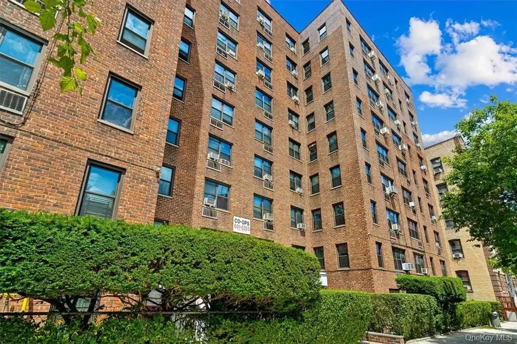 2835 Webb Avenue Bronx NY 10468