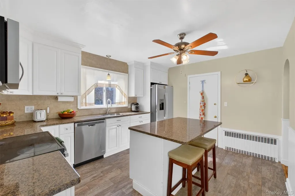 30 Lakeview Terrace Mahopac NY 10541