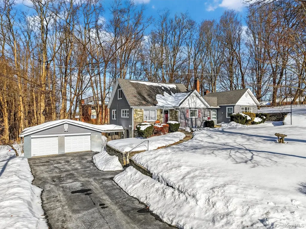 30 Lakeview Terrace Mahopac NY 10541