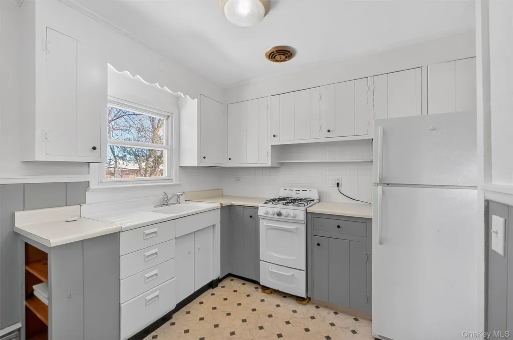 30 Lakeview Terrace Mahopac NY 10541