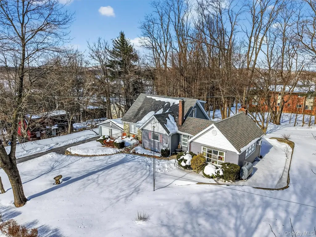 30 Lakeview Terrace Mahopac NY 10541