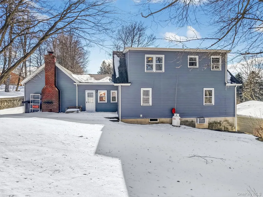 30 Lakeview Terrace Mahopac NY 10541