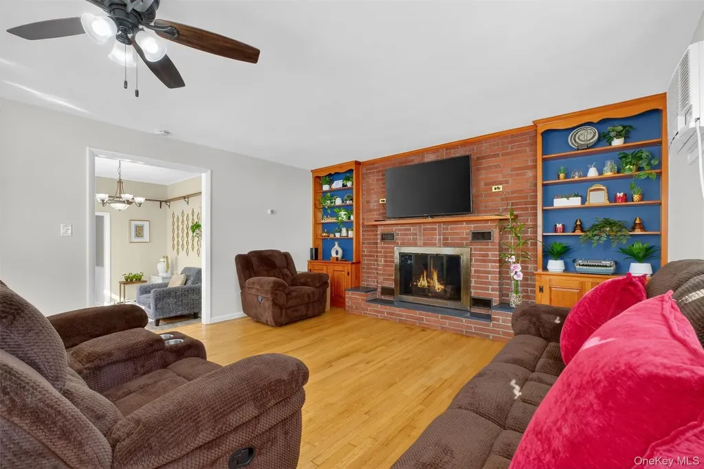 30 Lakeview Terrace Mahopac NY 10541