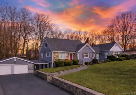 30 Lakeview Terrace Mahopac NY 10541