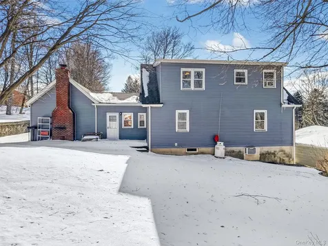 30 Lakeview Terrace Mahopac NY 10541