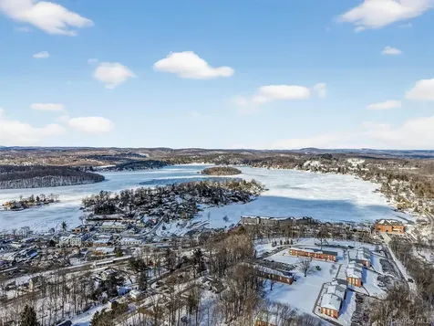 30 Lakeview Terrace Mahopac NY 10541