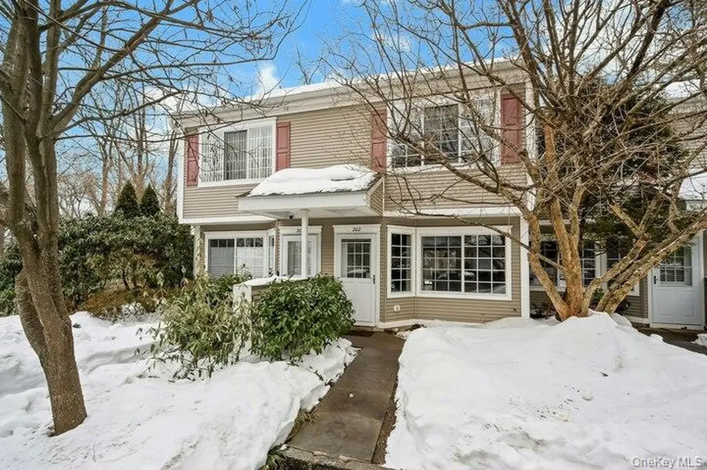 202 Park Ridge Lane White Plains NY 10603