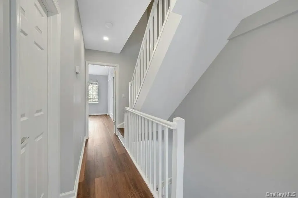 202 Park Ridge Lane White Plains NY 10603