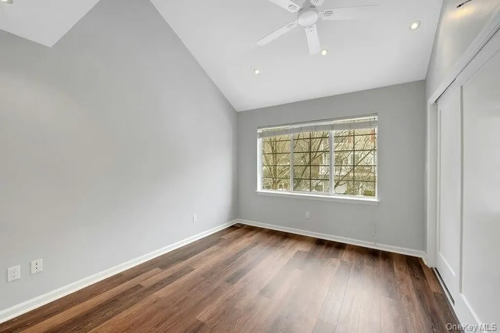 202 Park Ridge Lane White Plains NY 10603