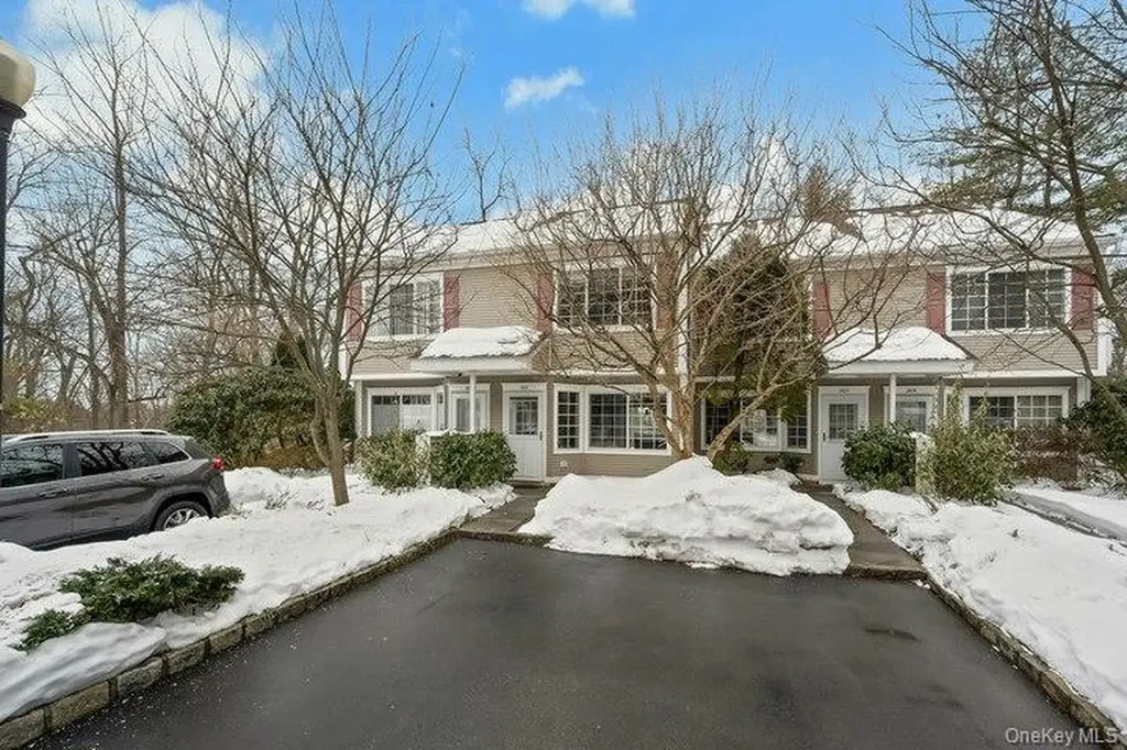 202 Park Ridge Lane White Plains NY 10603