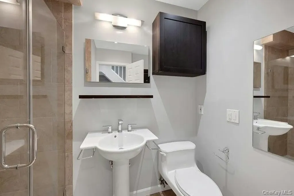 202 Park Ridge Lane White Plains NY 10603