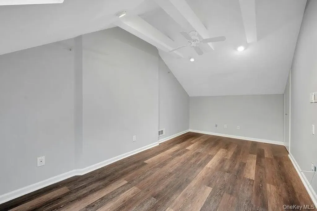 202 Park Ridge Lane White Plains NY 10603
