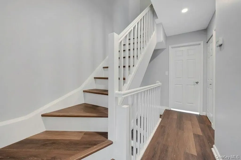 202 Park Ridge Lane White Plains NY 10603