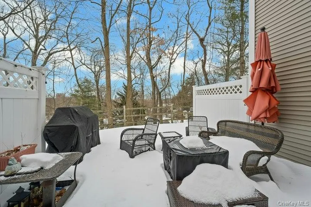 202 Park Ridge Lane White Plains NY 10603