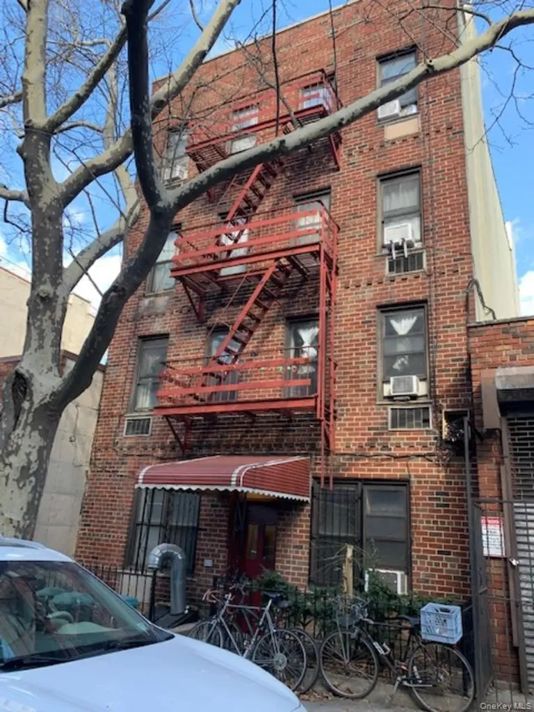 105 Luquer Street Brooklyn NY 11231
