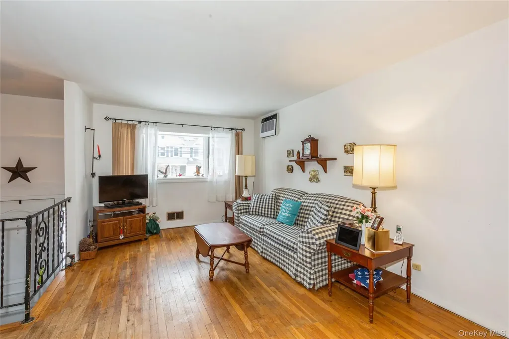 51 Forest Avenue West Babylon NY 11704