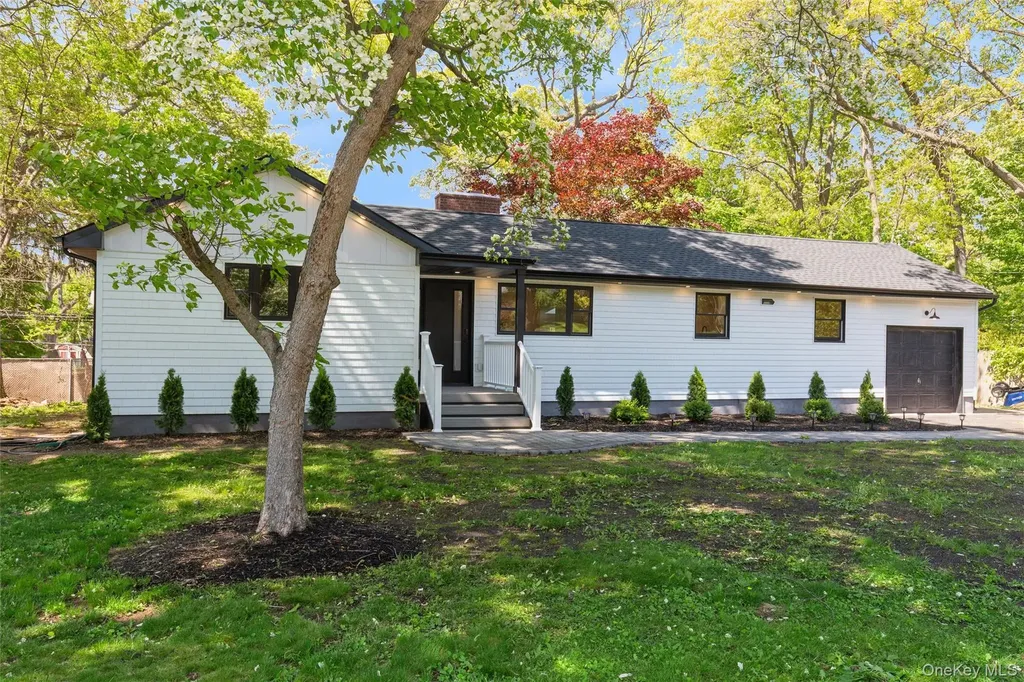 7 Magnolia Lane Miller Place NY 11764