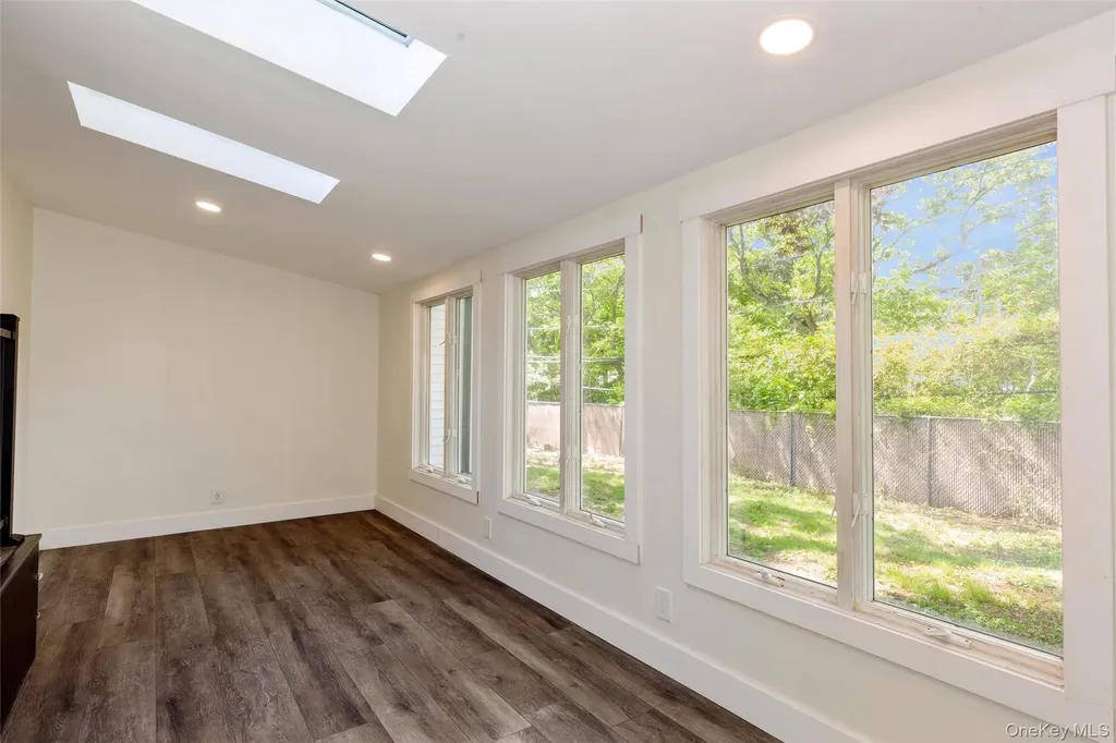 7 Magnolia Lane Miller Place NY 11764