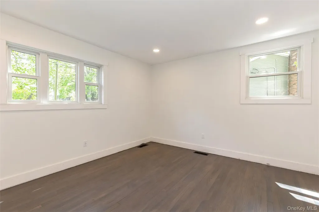7 Magnolia Lane Miller Place NY 11764