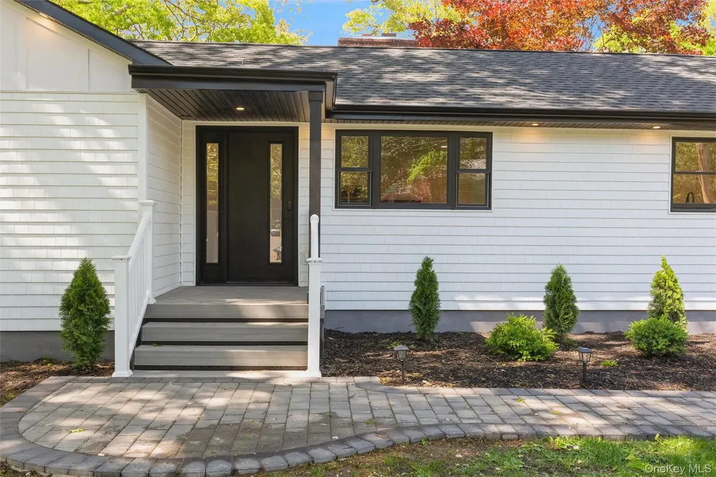 7 Magnolia Lane Miller Place NY 11764