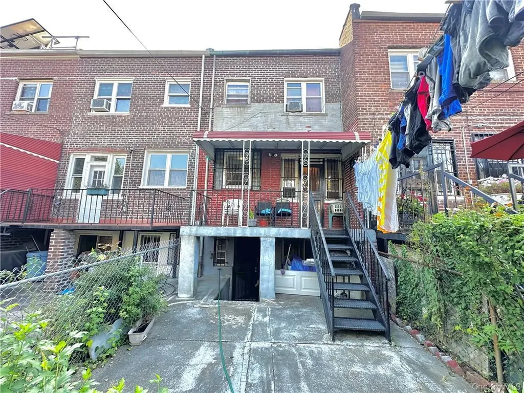 677 E 38th Street Brooklyn NY 11210