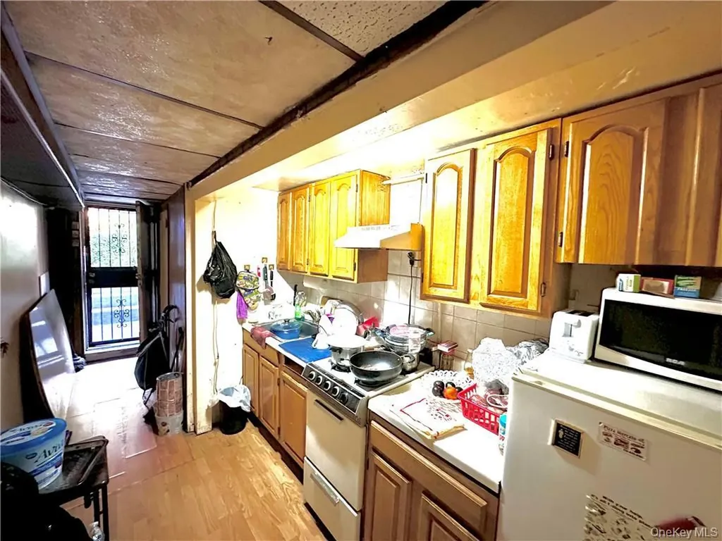 677 E 38th Street Brooklyn NY 11210