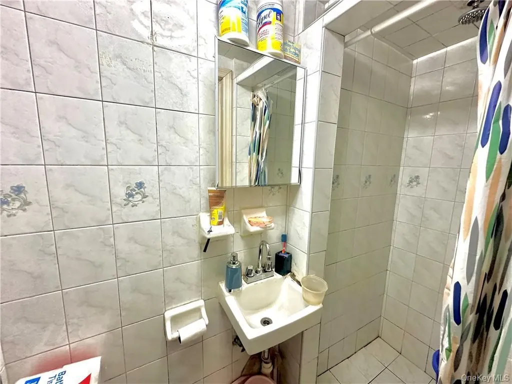 677 E 38th Street Brooklyn NY 11210