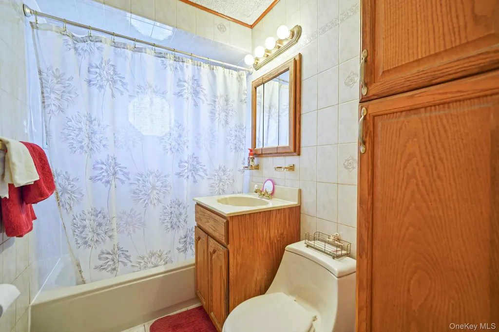68 Coppersmith Road Levittown NY 11756