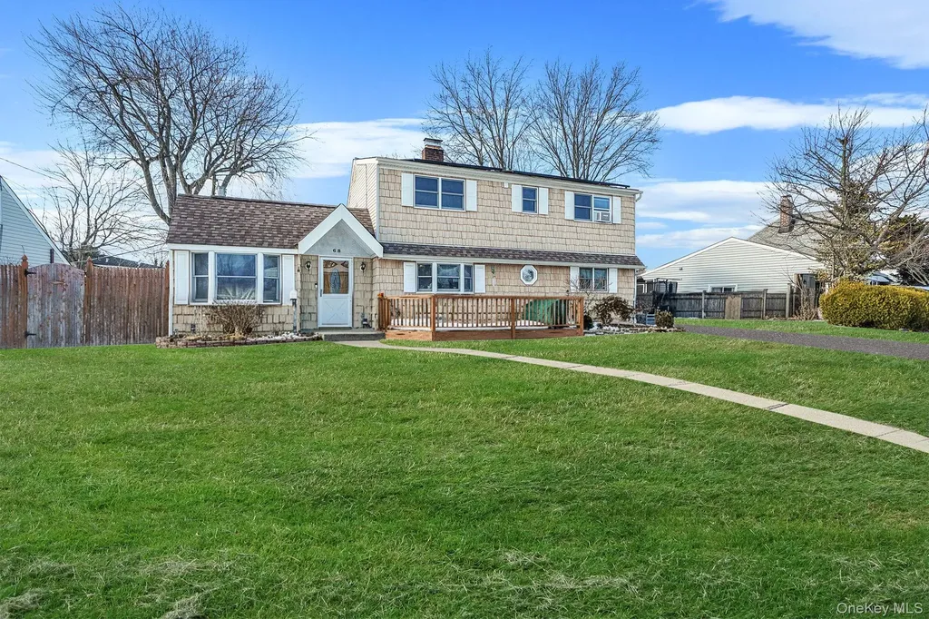 68 Coppersmith Road Levittown NY 11756