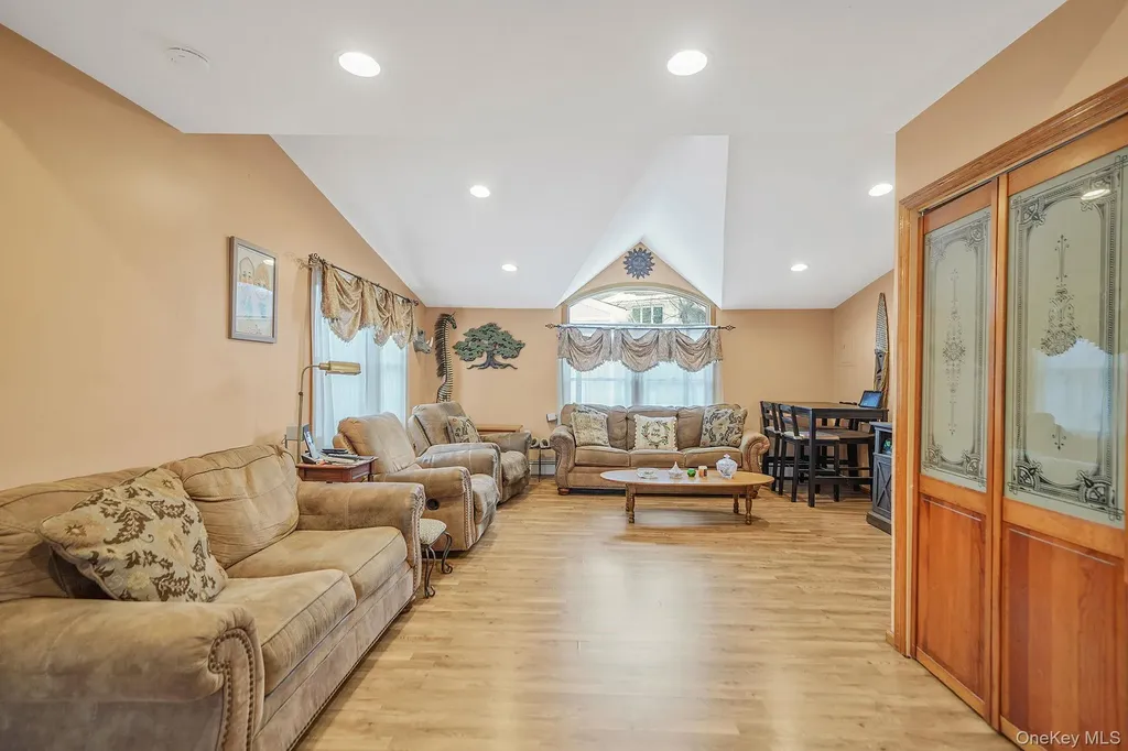68 Coppersmith Road Levittown NY 11756