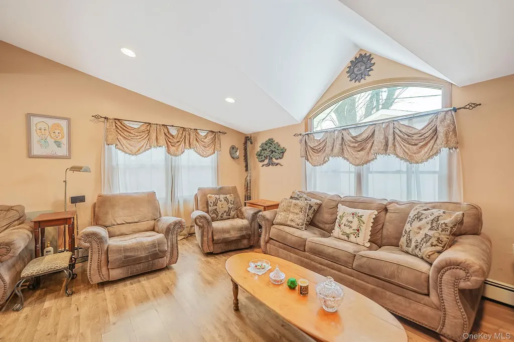 68 Coppersmith Road Levittown NY 11756