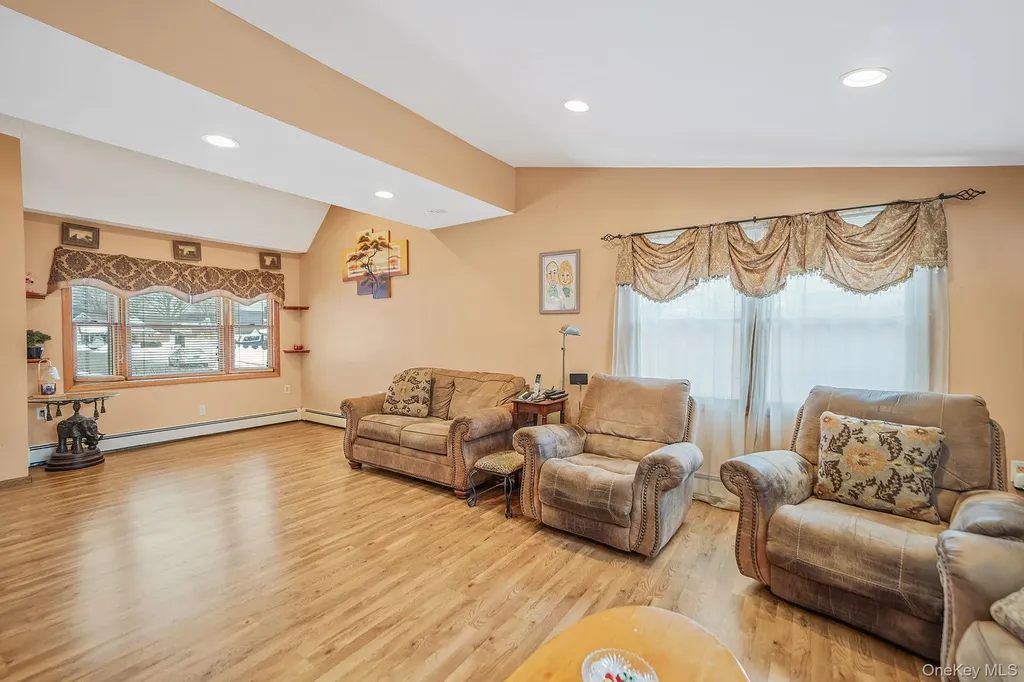 68 Coppersmith Road Levittown NY 11756