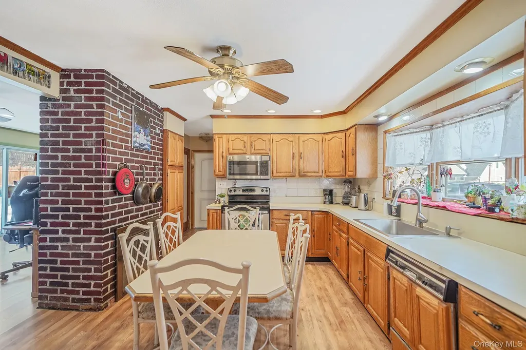 68 Coppersmith Road Levittown NY 11756