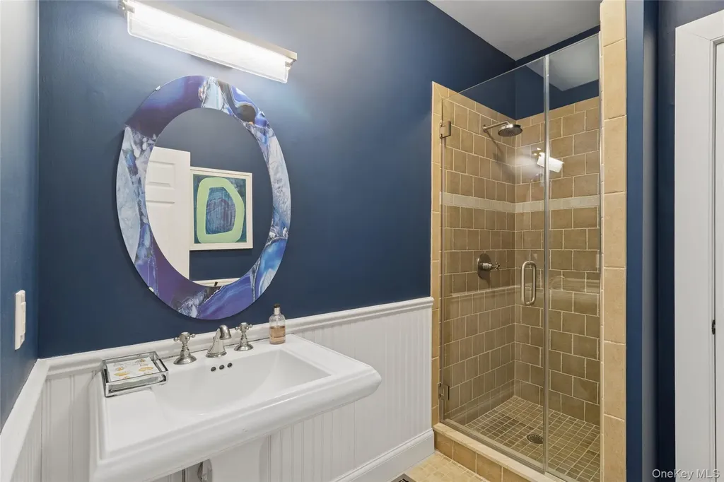 9 Debras Way Wainscott NY 11975