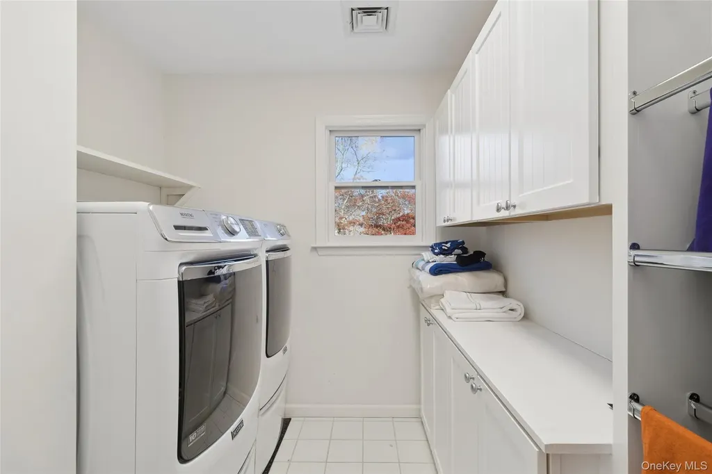 9 Debras Way Wainscott NY 11975