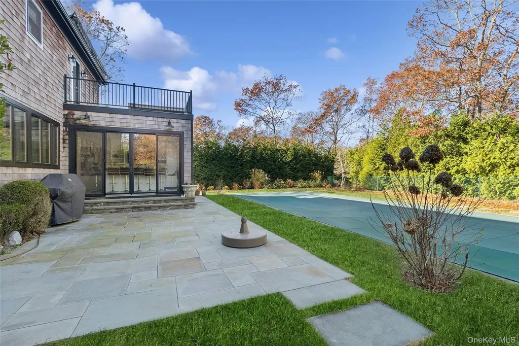 9 Debras Way Wainscott NY 11975