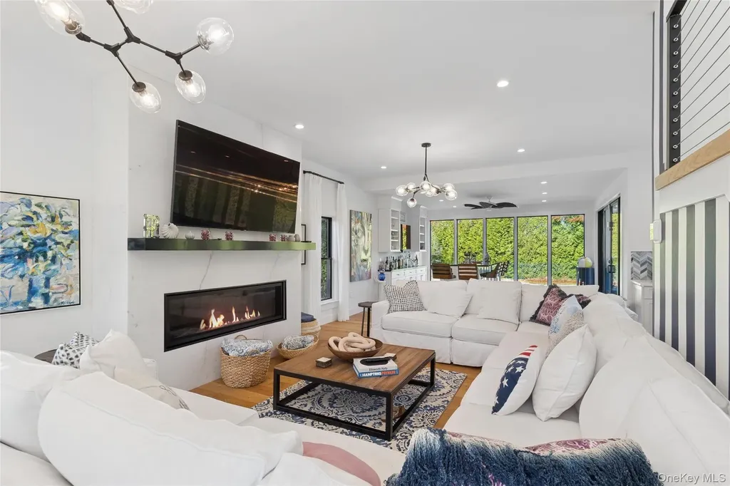 9 Debras Way Wainscott NY 11975