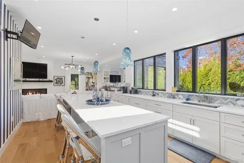 9 Debras Way Wainscott NY 11975