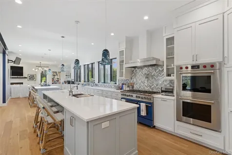 9 Debras Way Wainscott NY 11975