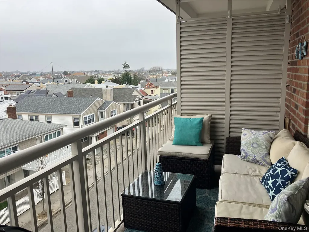 855 E Broadway Long Beach NY 11561