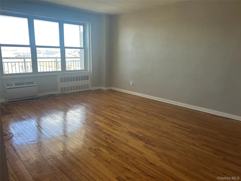 855 E Broadway Long Beach NY 11561