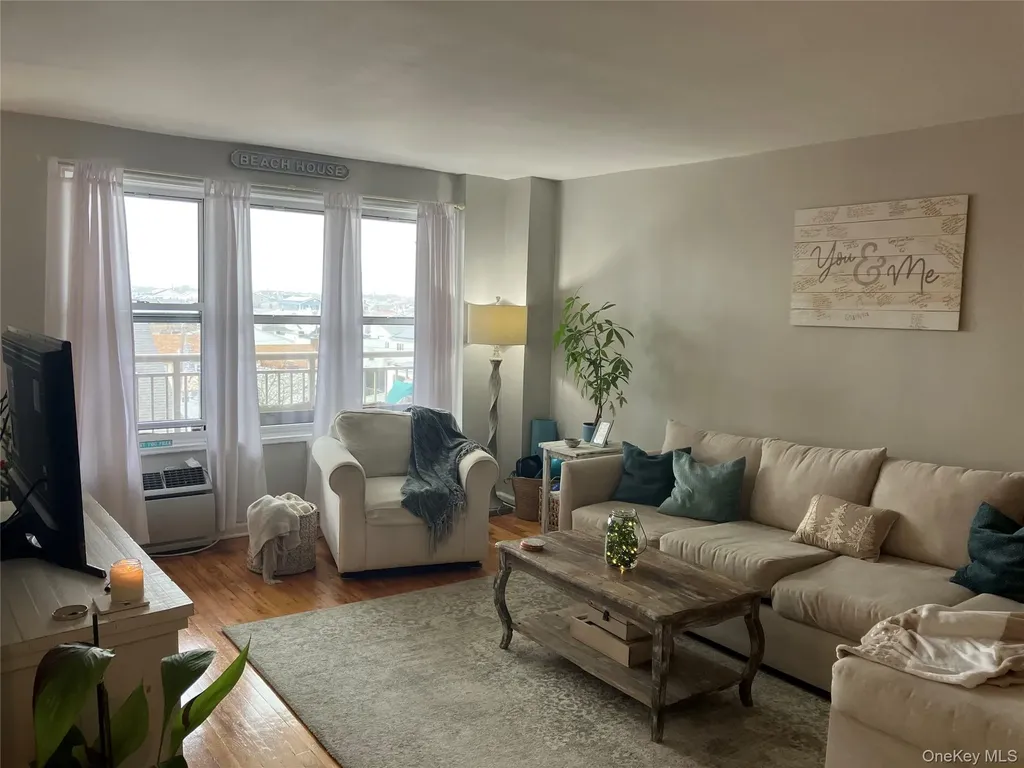 855 E Broadway Long Beach NY 11561