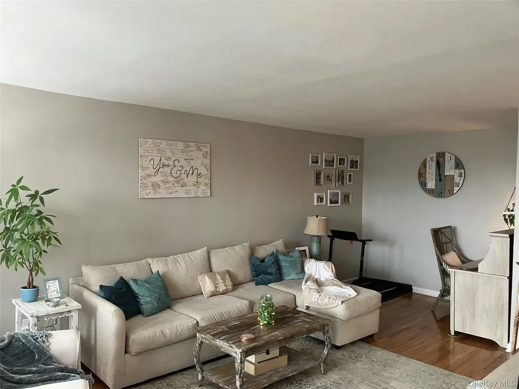 855 E Broadway Long Beach NY 11561