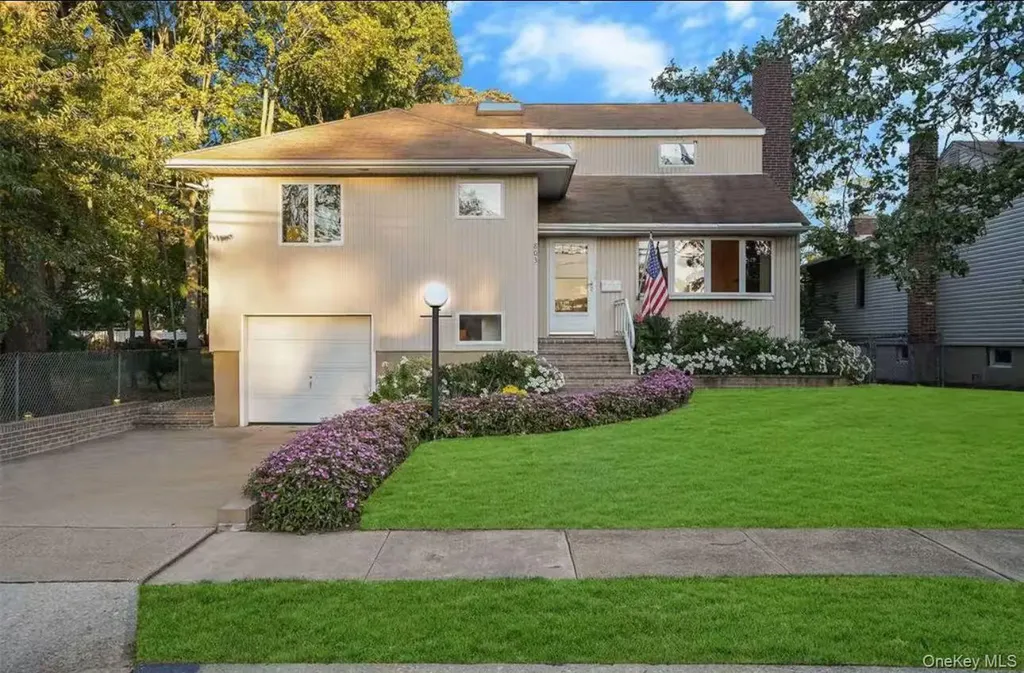 803 Virginia Avenue North Bellmore NY 11710
