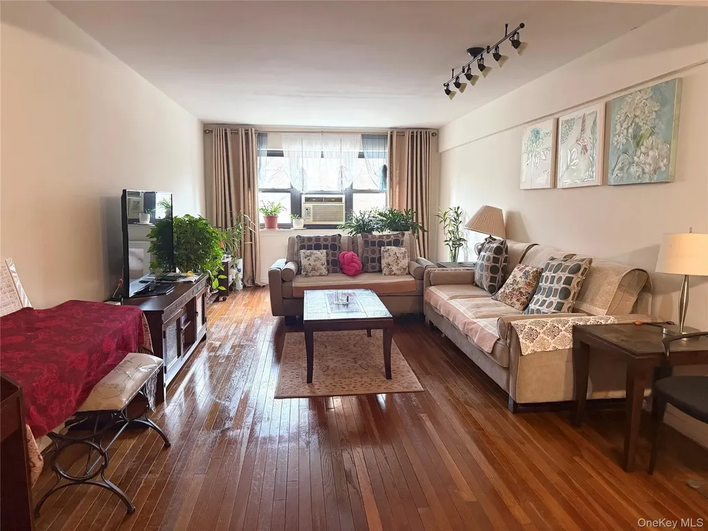 13825 31st Drive Flushing NY 11354