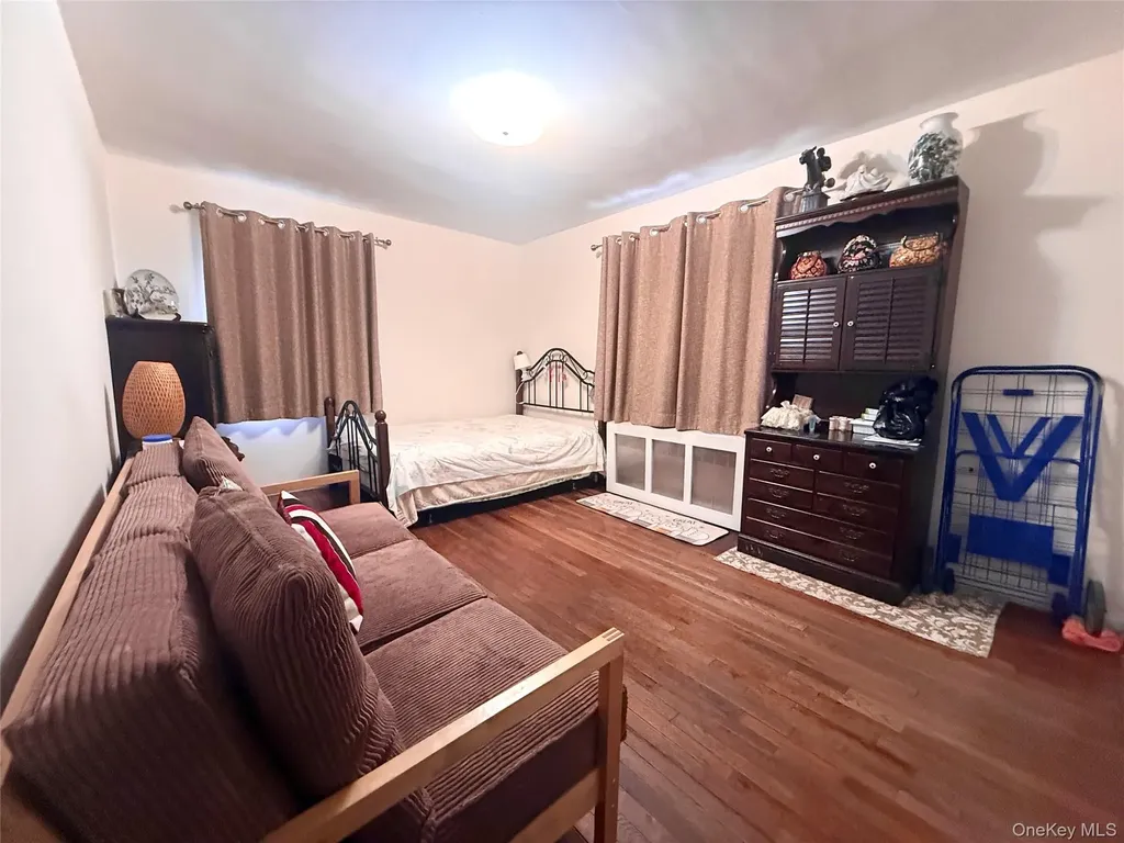 13825 31st Drive Flushing NY 11354