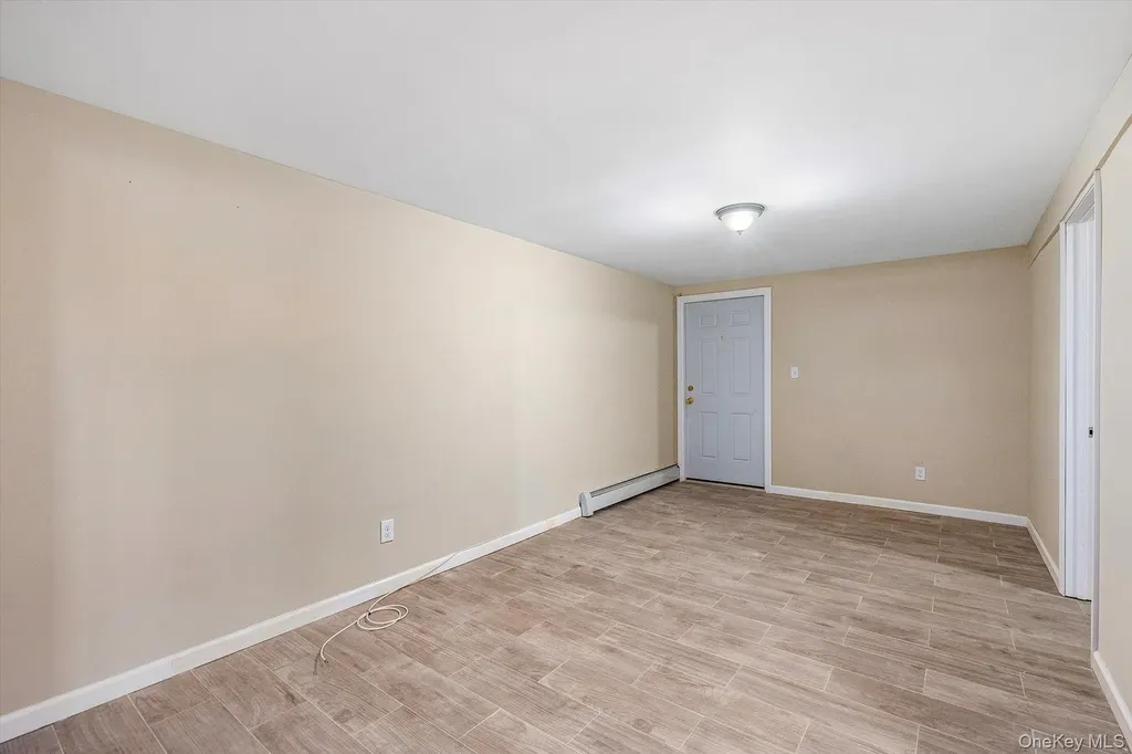 93 Garfield Boulevard Farmingdale NY 11735