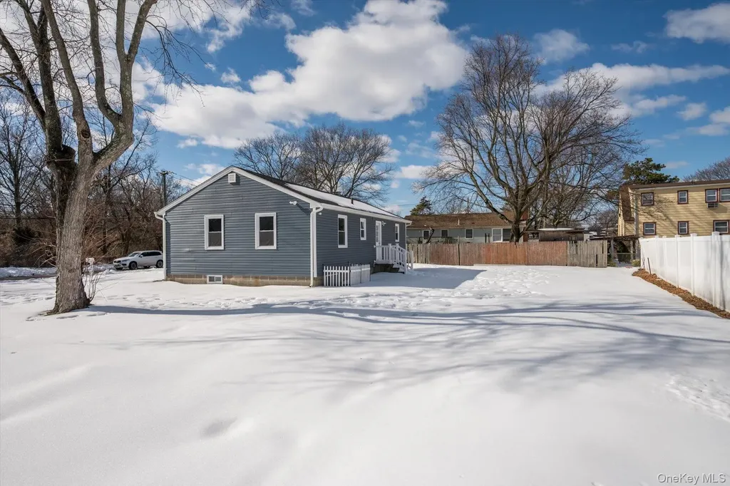 93 Garfield Boulevard Farmingdale NY 11735