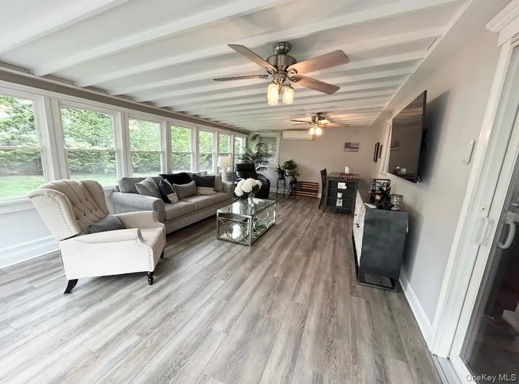 3 Norma Lane Kings Park NY 11754