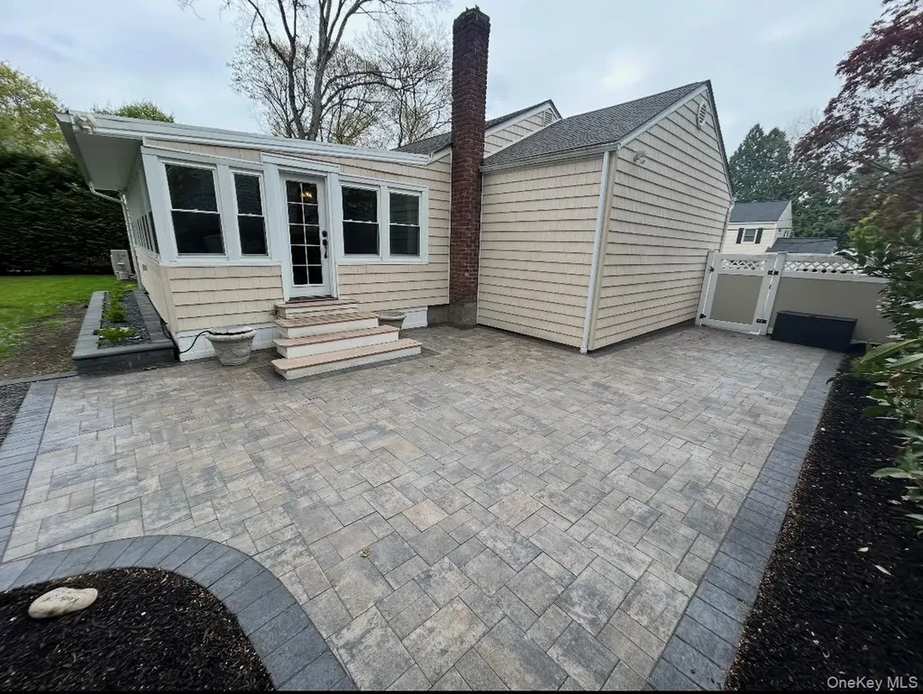 3 Norma Lane Kings Park NY 11754